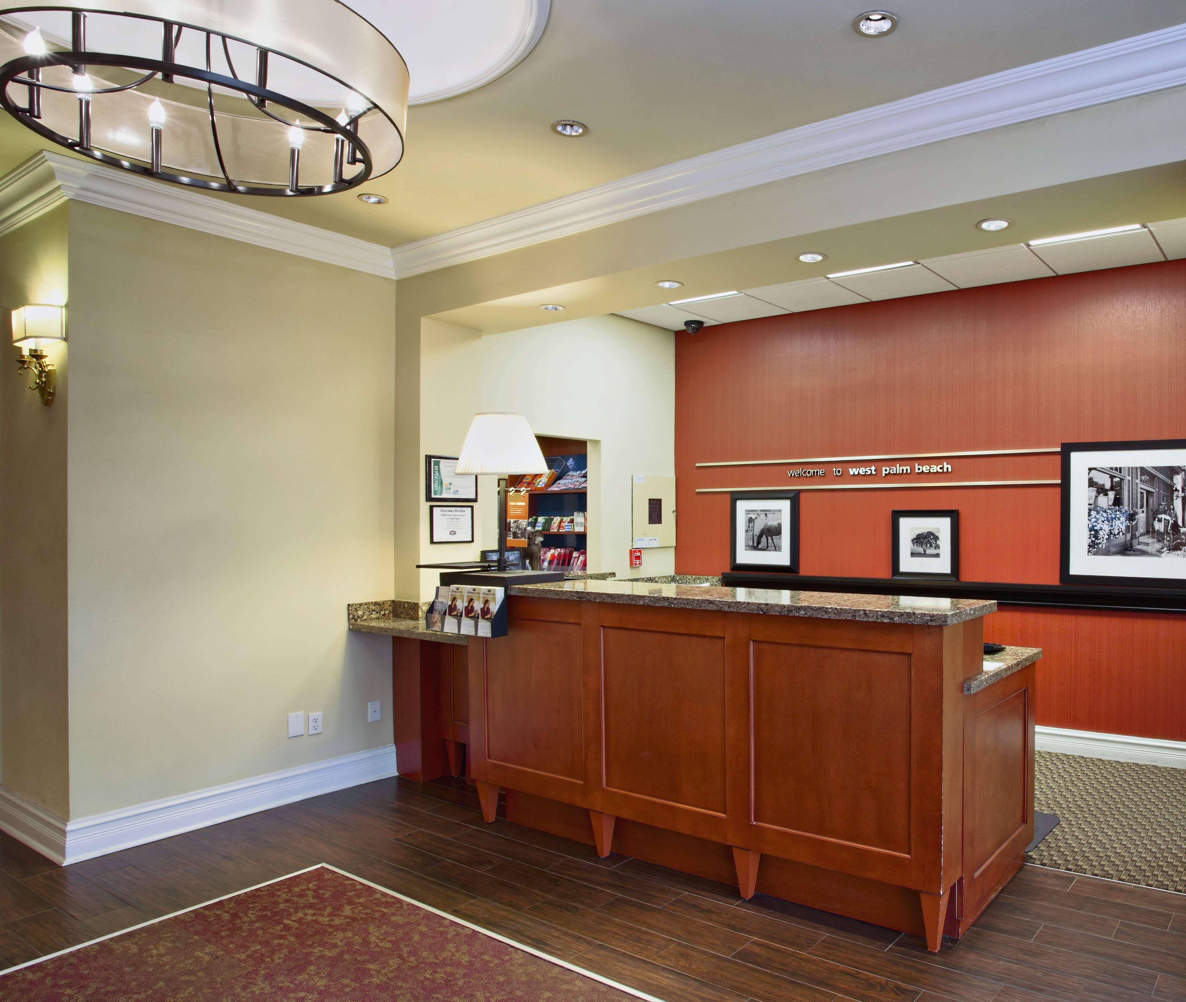 Hampton Inn West Palm Beach Central Airport Экстерьер фото