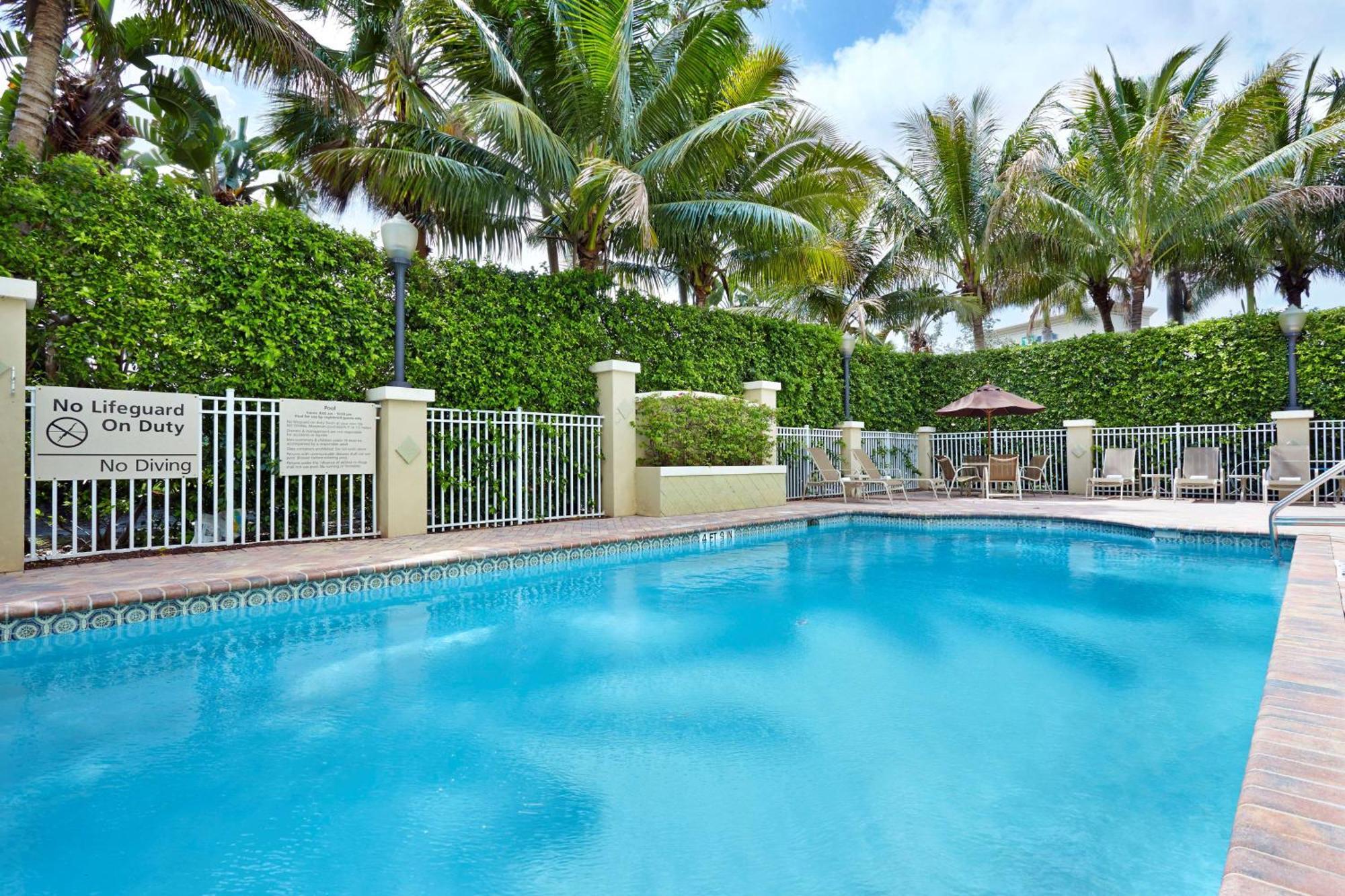 Hampton Inn West Palm Beach Central Airport Экстерьер фото