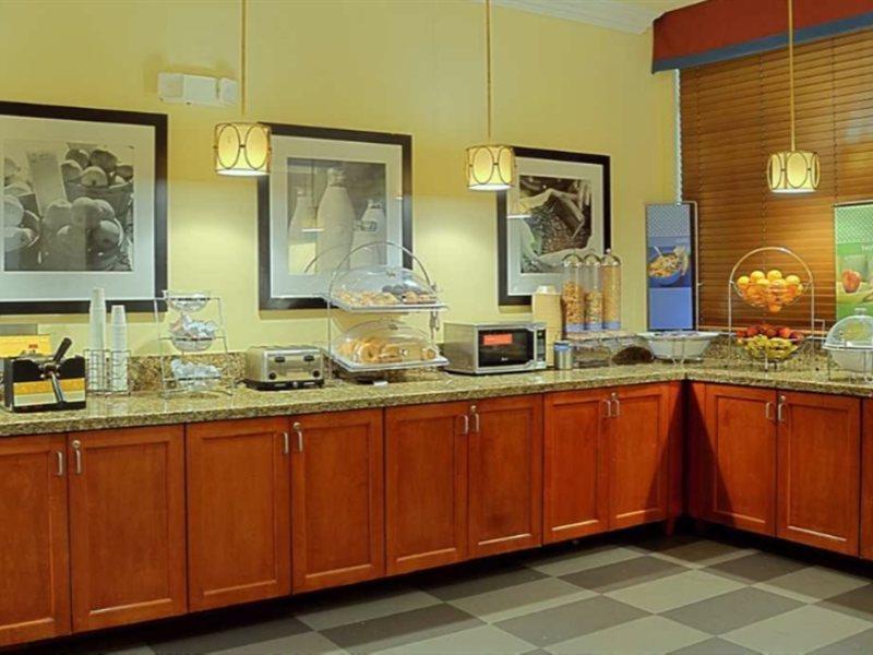 Hampton Inn West Palm Beach Central Airport Экстерьер фото