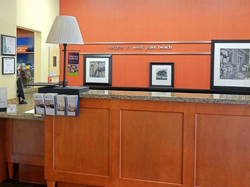 Hampton Inn West Palm Beach Central Airport Экстерьер фото